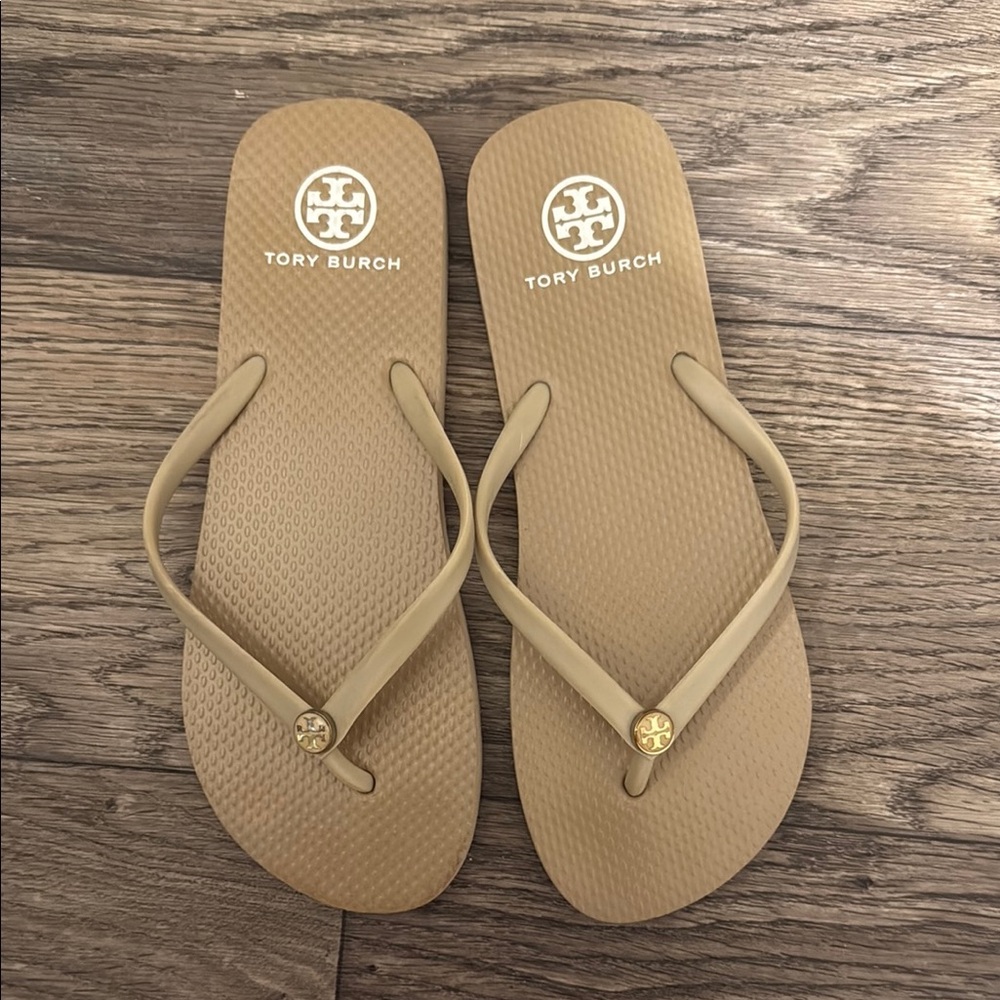 Tory Burch Beige Flip Flops